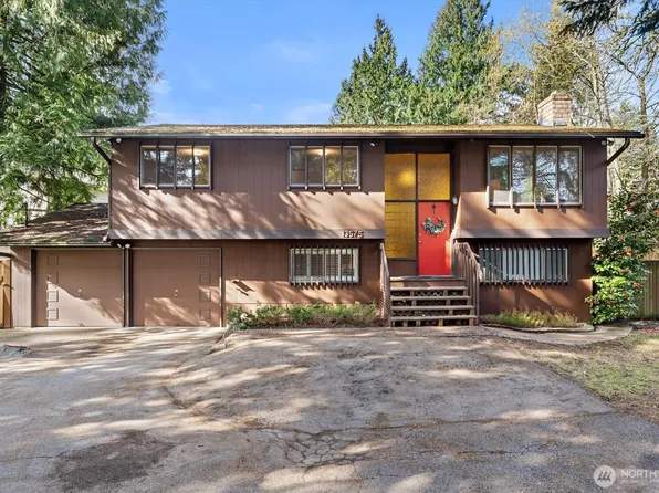 13575 Roosevelt Way N, Seattle, WA 98133