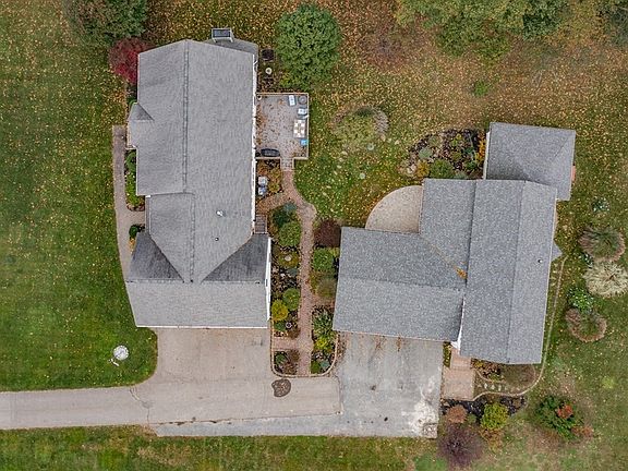 3rd image of 9 Towle Farm Rd