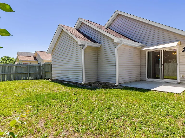 112 Dusty Trail Ln — Photo 35