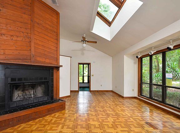 2nd image of 10150 Southwood Ct