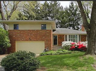 8615 Bradmoor Dr, Bethesda, MD 20817