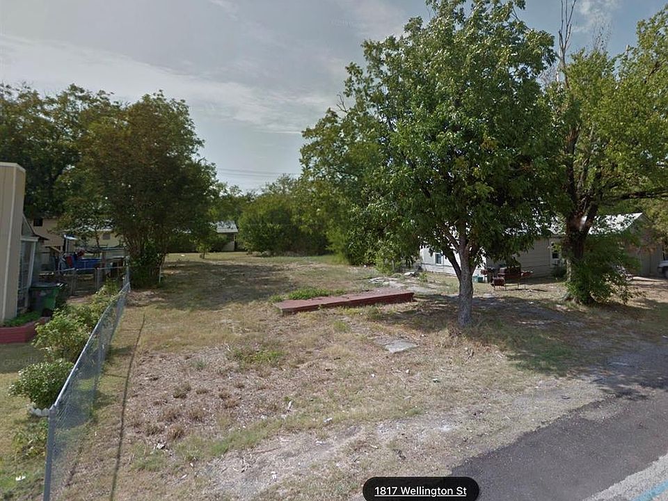 2nd image of 1818 Wellington St Lot 4