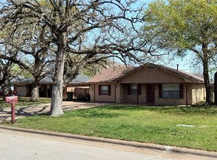3203 Heatherwood Dr, Bryan, TX 77801