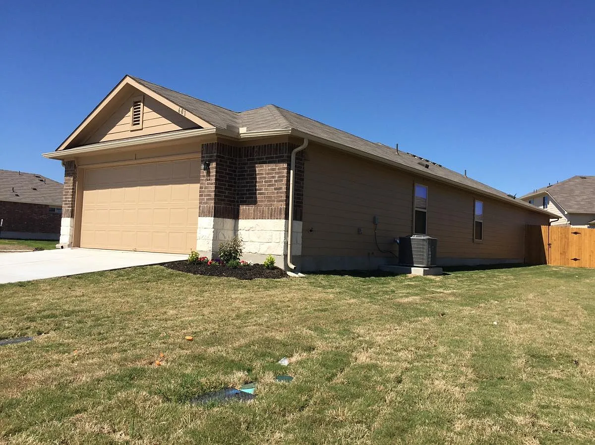 601 Pinnacle Drive — Photo 3