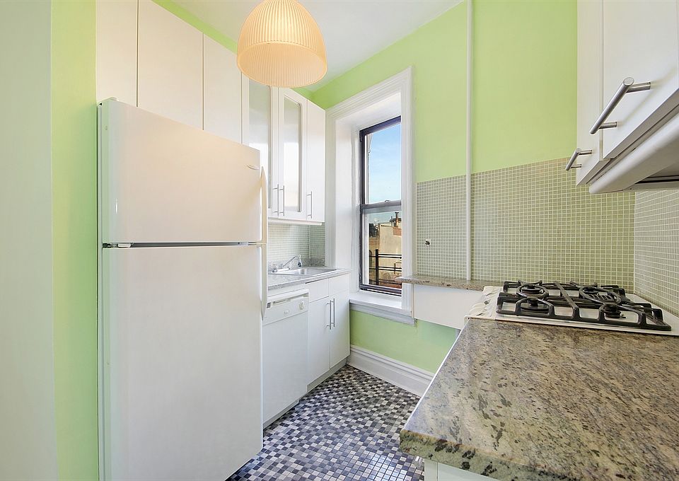 1st image of 100 Hamilton Pl APT 6F