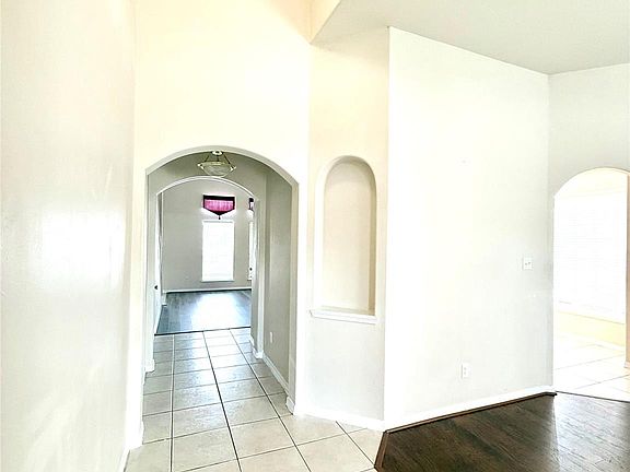 3rd image of 2207 Donrel Way