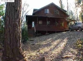 14095 Christopher Robin Way, Grass Valley, CA 95945