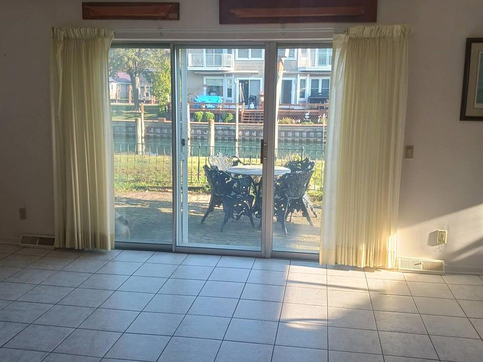 136 Channelsyde Dr, photo 8