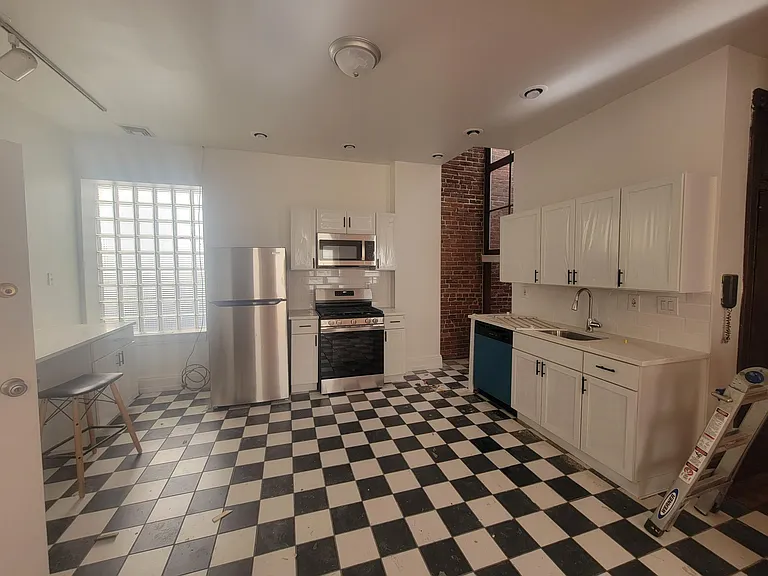 501 N 13th St #3 — Photo 1