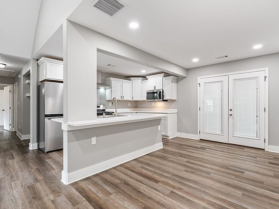 5th image of 5863 Lake Port Dr