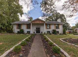 2621 Fordyce Ln, Louisville, KY 40205