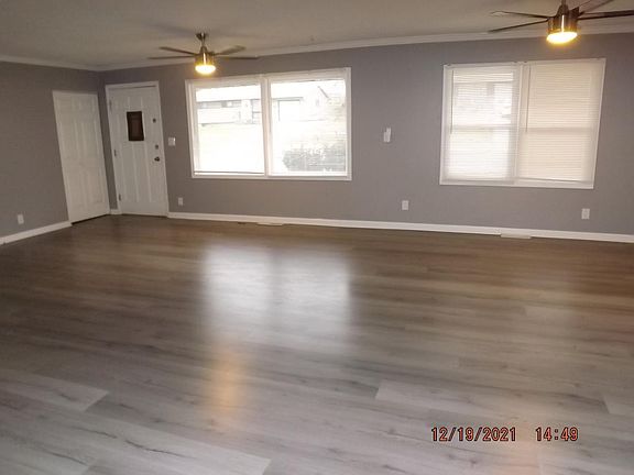 4th image of 4715 E 39th St
