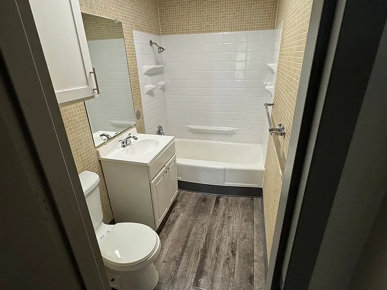 The Village at Gray's Lake Apartments - Des Moines — Photo 59
