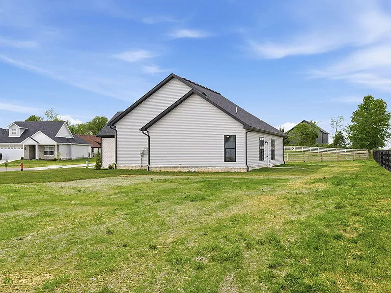 406 Cheyenne Ct — Photo 46