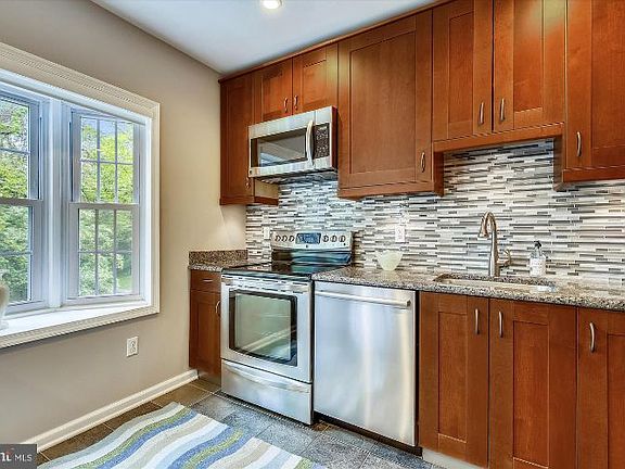 5th image of 2224 N Tuckahoe St