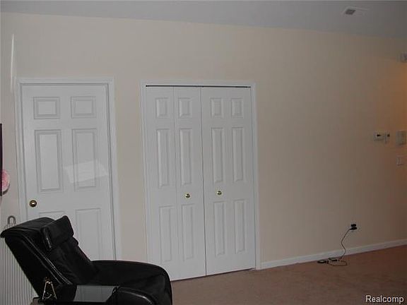 3rd image of 1211 Addington Dr Building 1