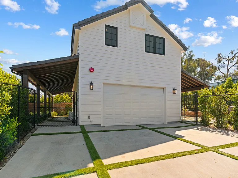 6190 Rancho Diegueno Rd — Photo 2