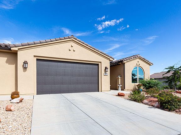 3rd image of 1076 N Blue Topaz Dr