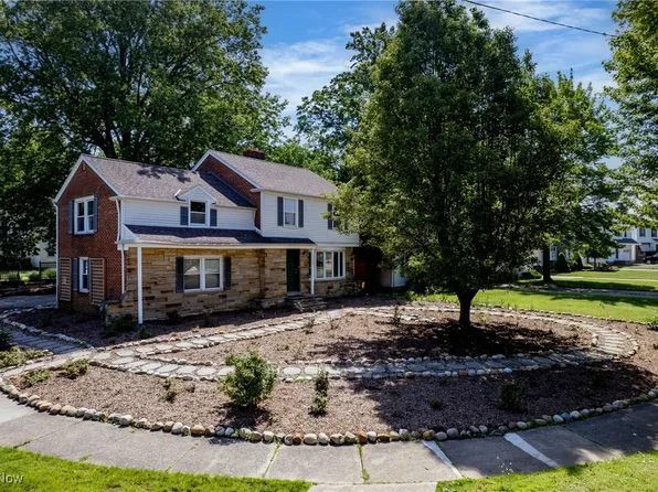 1427 Brainard Rd, Lyndhurst, OH 44124