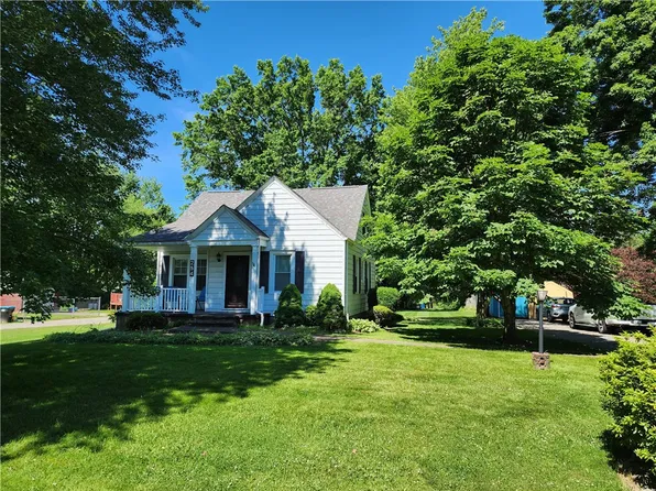 254 Fairmont Dr, Hermitage, PA 16148