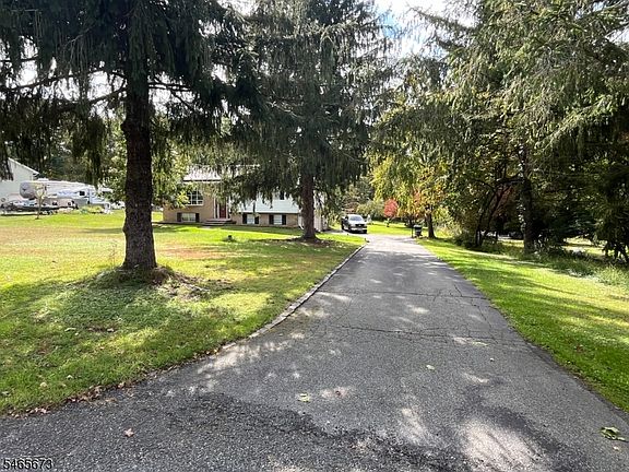 3rd image of 22 Spring Valley Rd
