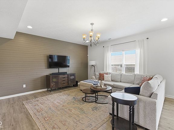 4th image of 595 N Wyndstone Way