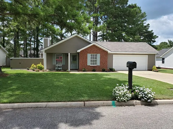 106 Mill Creek Cir, Dothan, AL 36305
