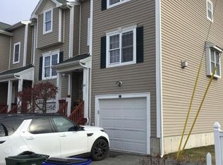 40 Winchester Ln UNIT 18, Fall River, MA 02721