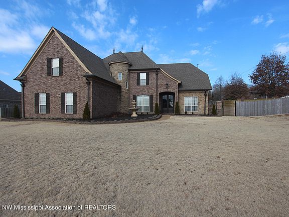 2nd image of 4998 Wedgewood Dr
