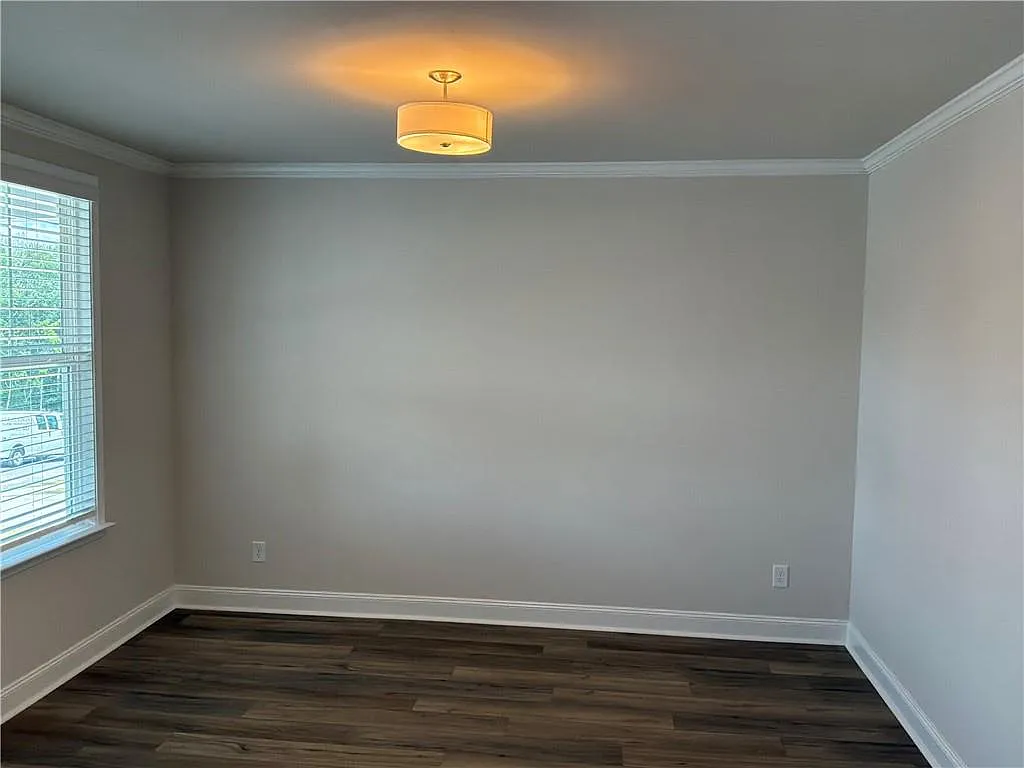 5 bed, 4.5 bath, 3501 sqft, $3,600 — Photo 4
