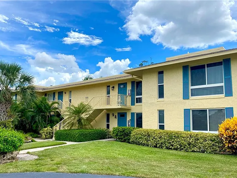 306 Palm Dr #2 — Photo 5