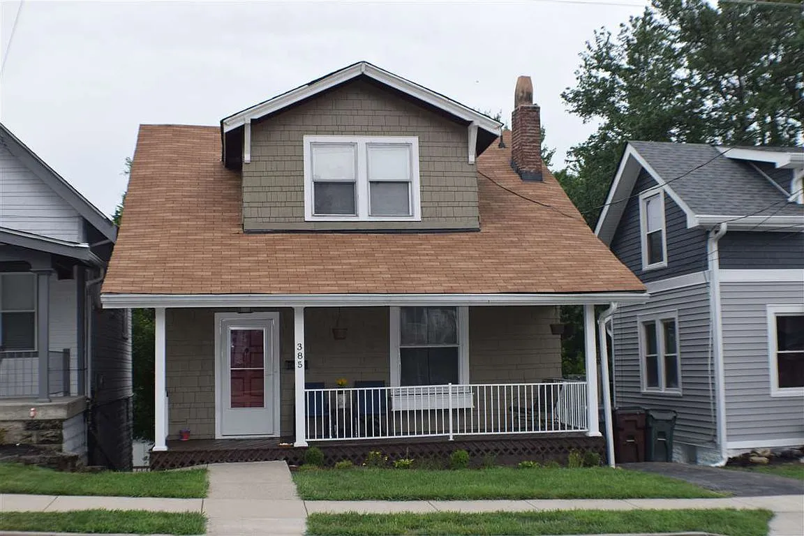 385 Linden Ave photo 1
