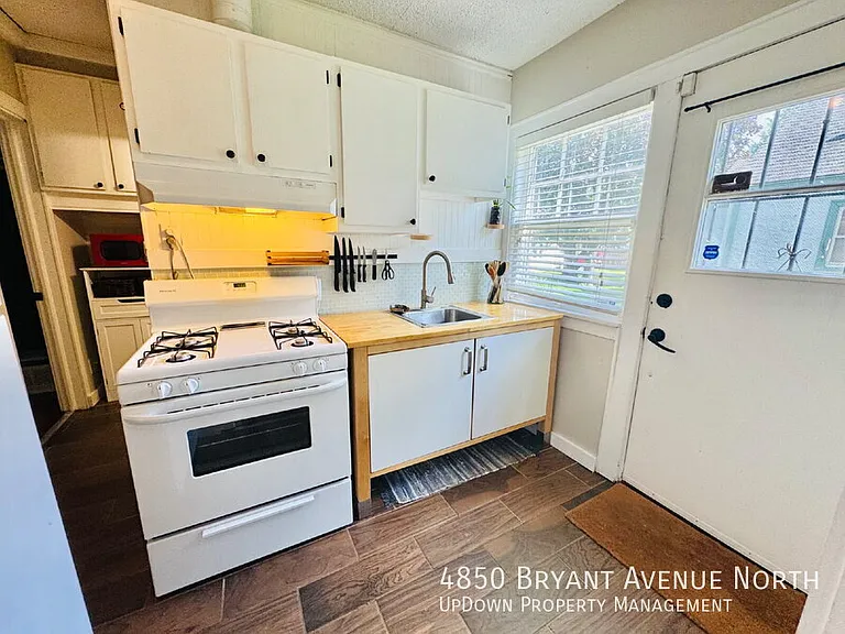4850 Bryant Ave N — Photo 10