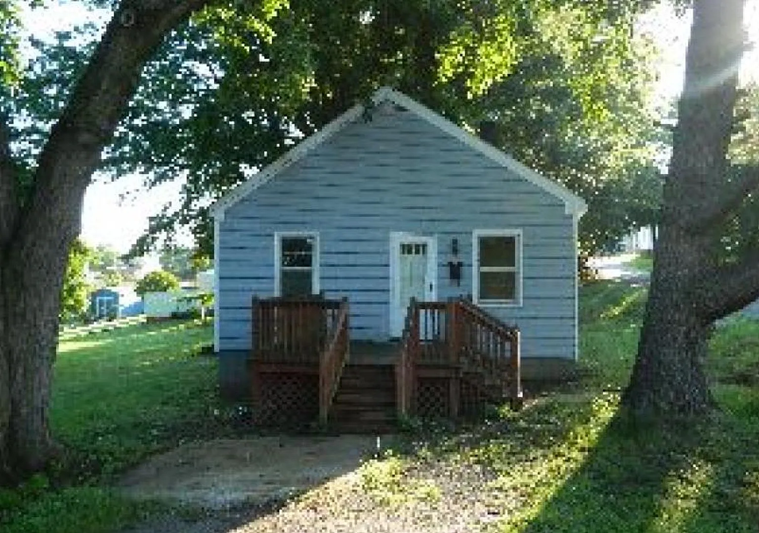 2 Bedroom House Near University of Lynchburg — Photo 1