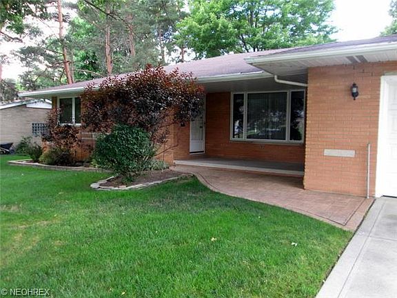 3rd image of 8550 Fox Hollow Dr