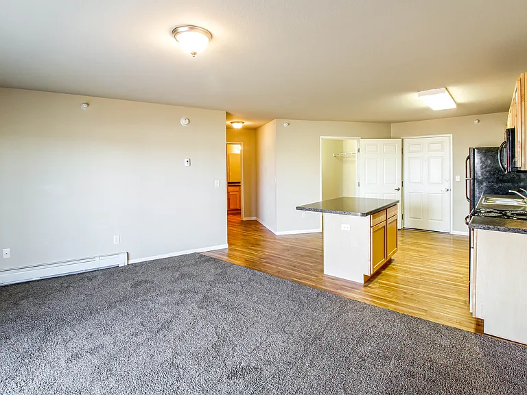 Jefferson Creek Apartments — Photo 12