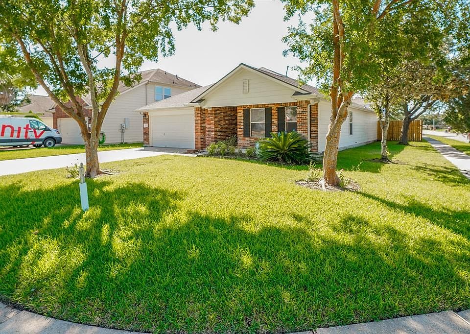 1st image of 5302 Cinnamon Lake Dr