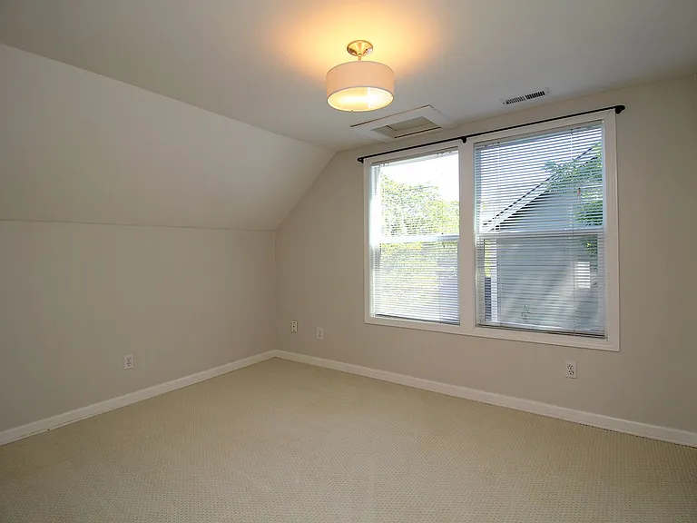 5401 NE 15th Ave — Photo 17