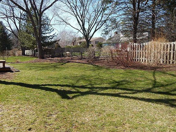 3rd image of 2900 Crestwood Dr