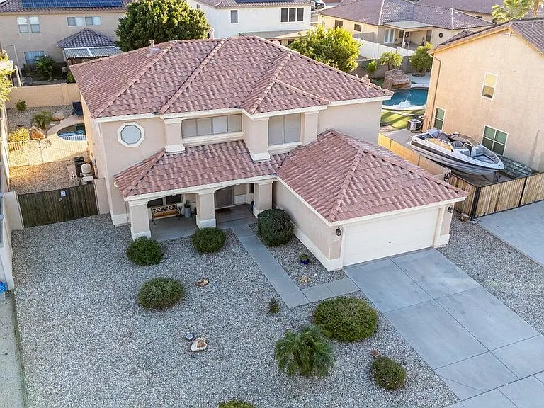 10617 W Daley Ln — Photo 34