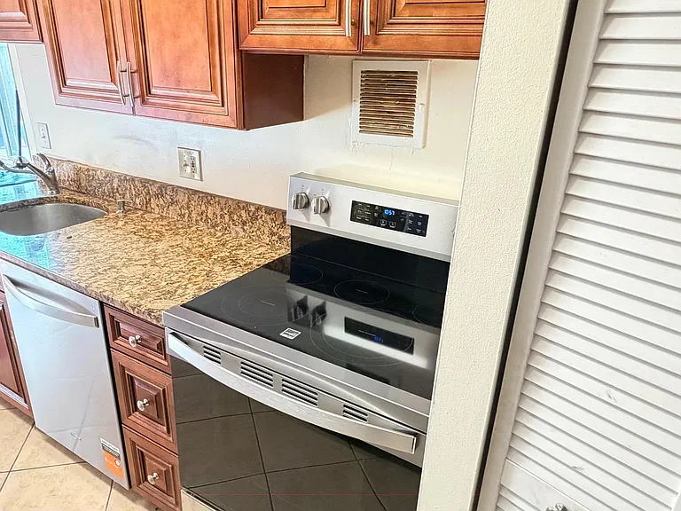 7927 Mandan Rd #301 — Photo 7