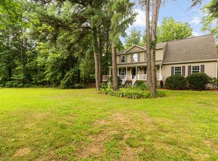 701 Quiet Harbor Dr, Hague, VA 22469