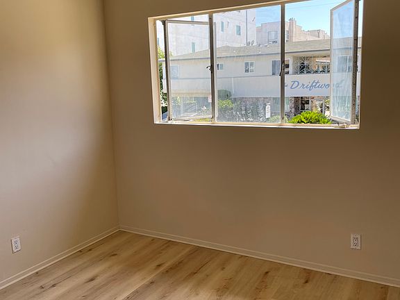 3rd image of 1416 Armacost Ave APT 5