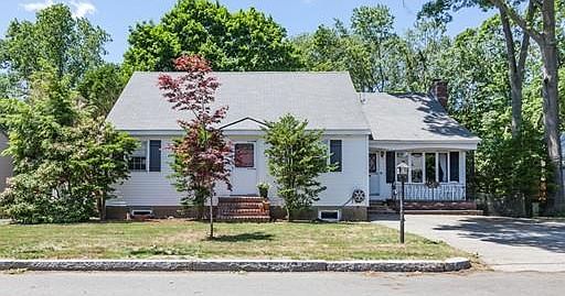 1st image of 14 Crestshire Dr