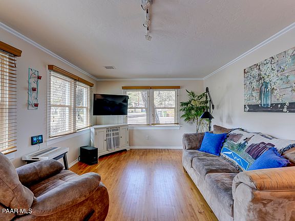 2nd image of 637 Carson Dr