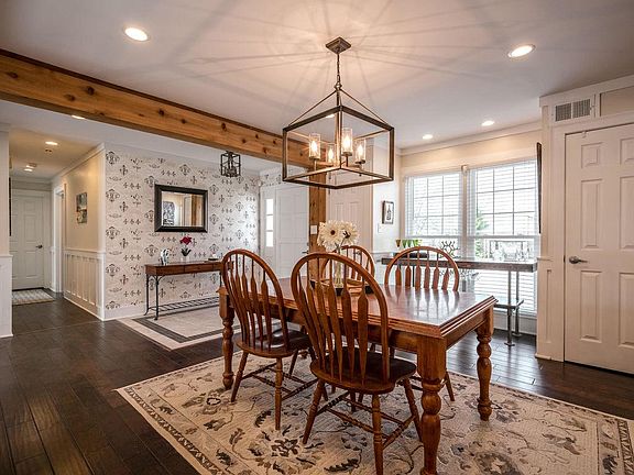 5th image of 10602 Kinross Ct