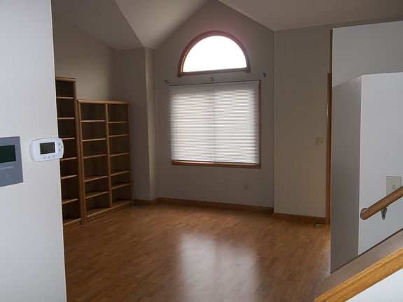 3rd image of 3742 Benthaven St
