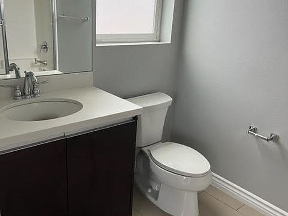 4th image of 1036 S Norton Ave APT 303