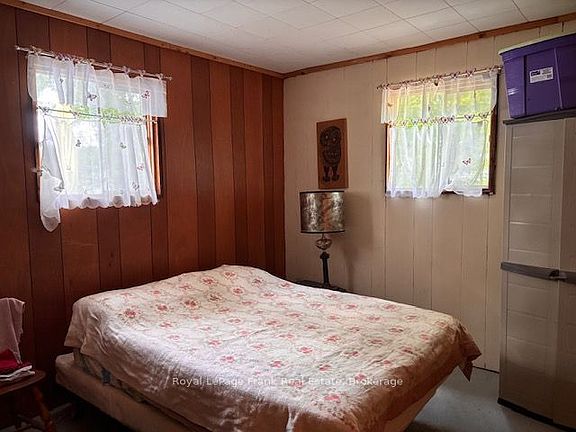 4th image of 275 Faradale Dr