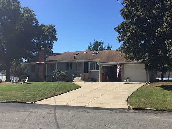 4th image of 454 Algonquin Dr